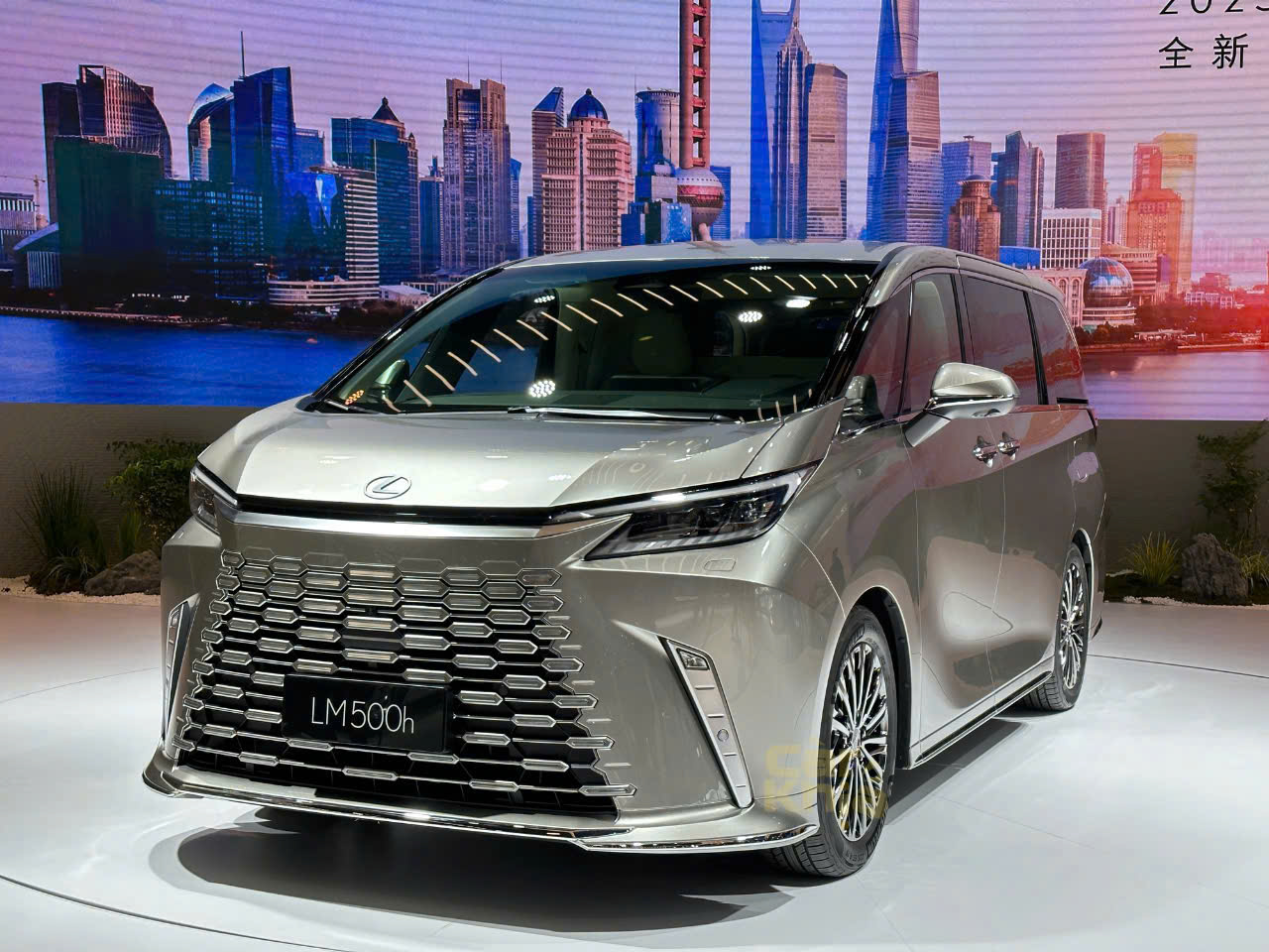 Đầu-xe-lexus-LM
