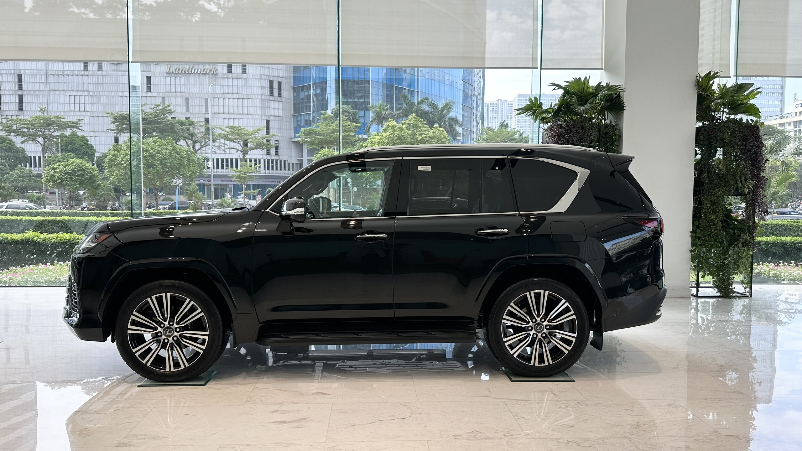 thân-xe-lx-600-urban