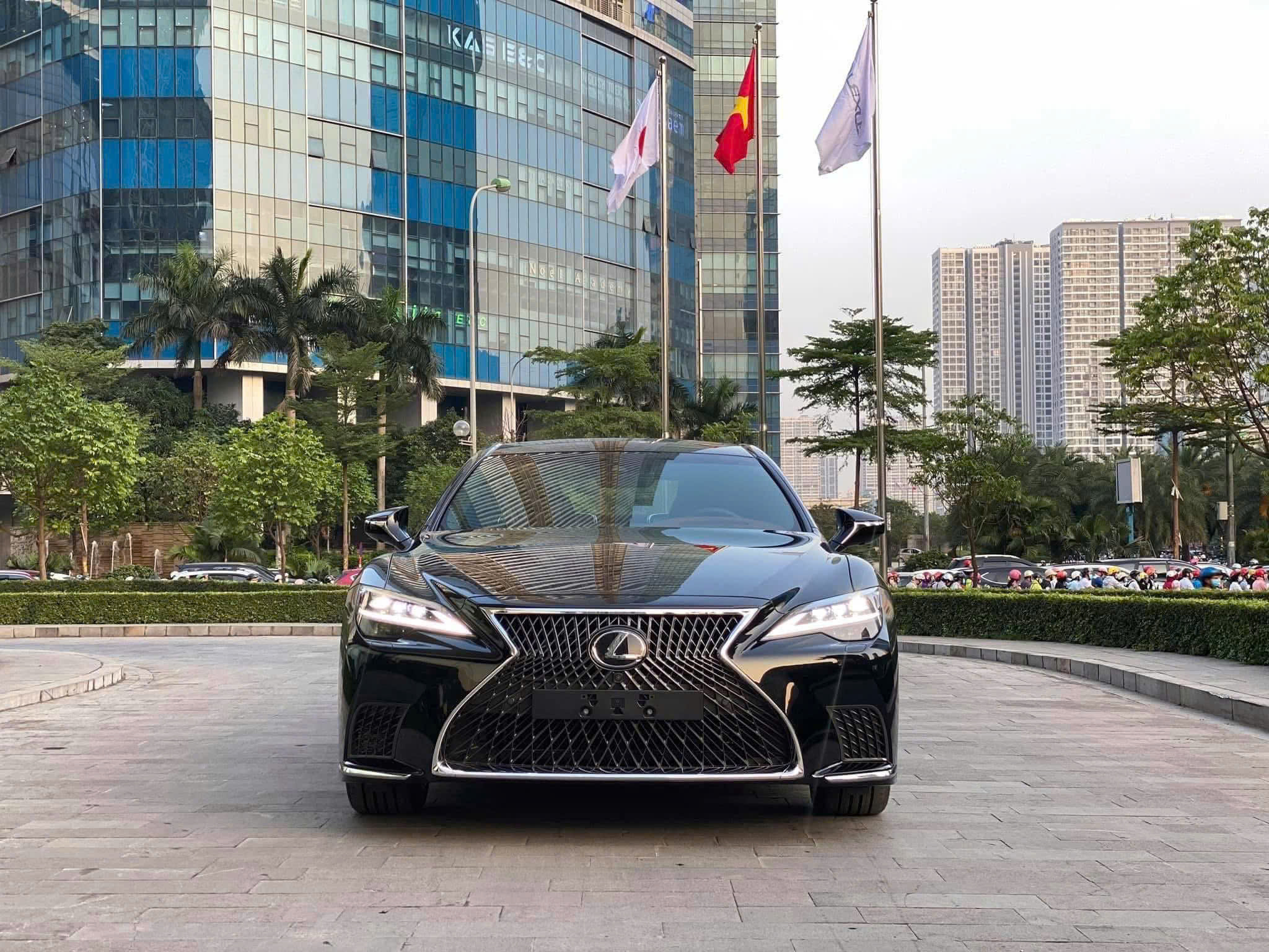 đầu-xe-lexus-ls-500h