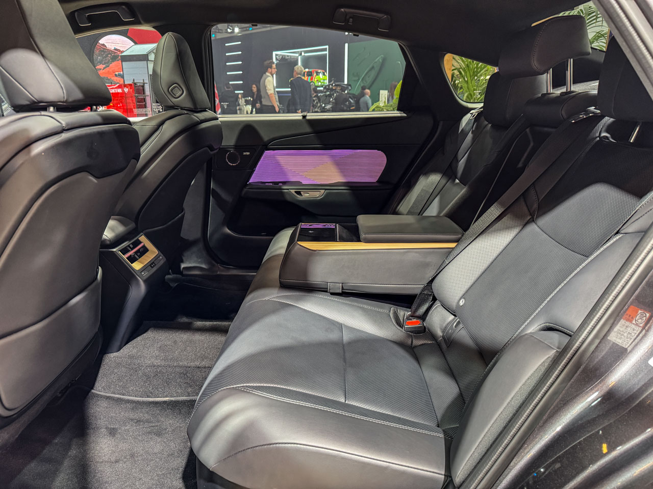 Nội Thất ES 500e 2026
